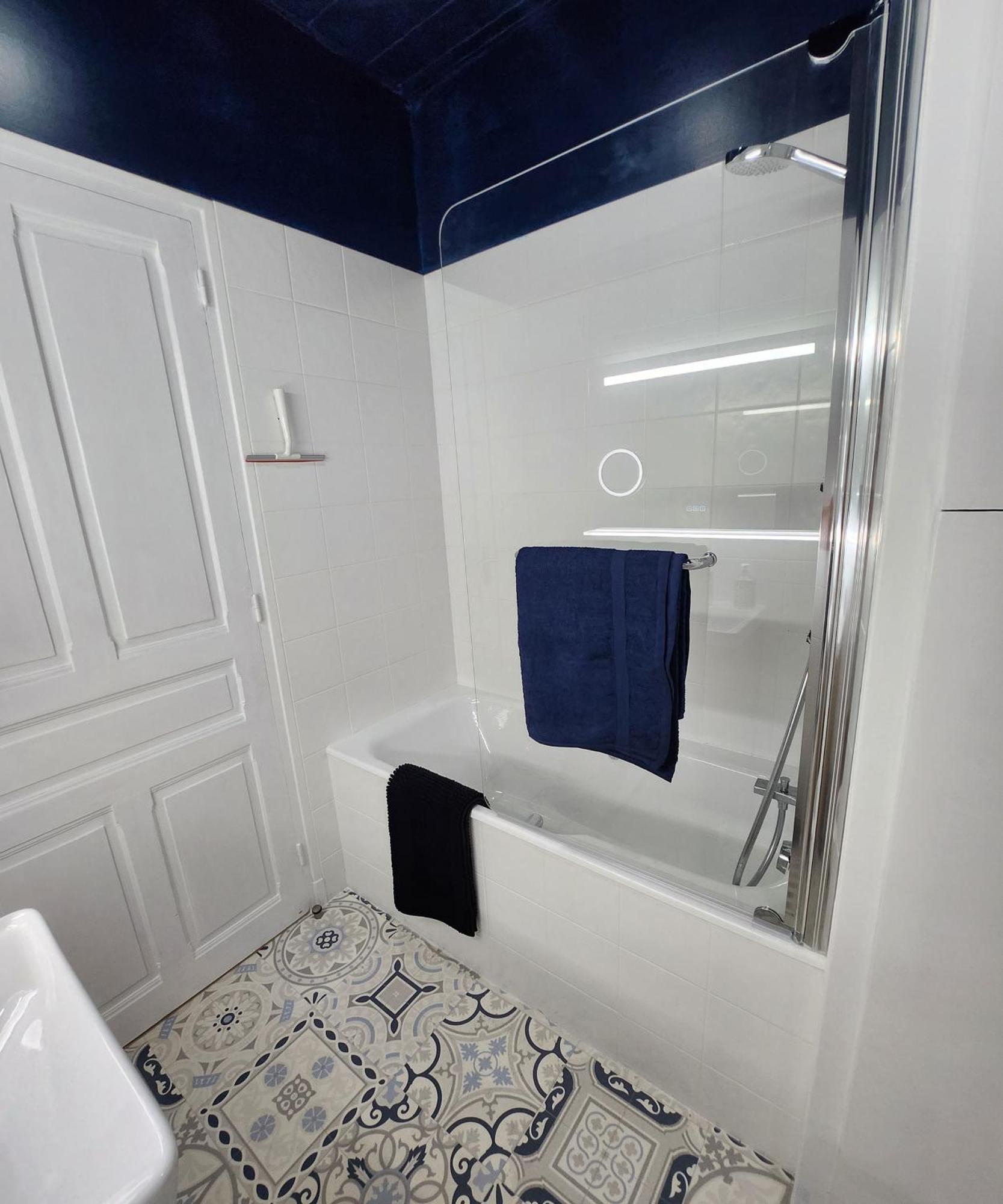 Chaleureux Appartement Refait A Neuf Vic-sur-Cère Dış mekan fotoğraf